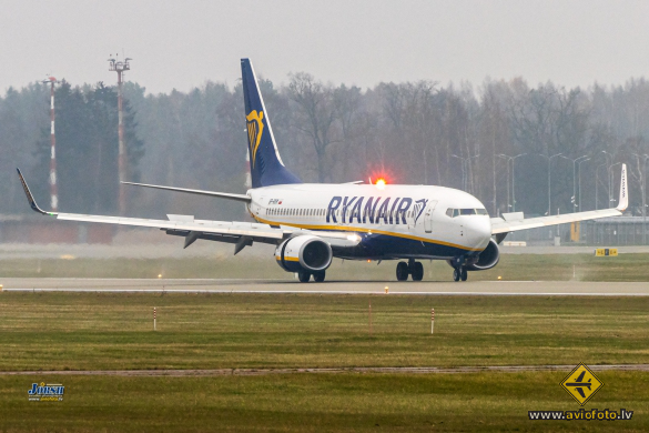 Boeing 737-8AS