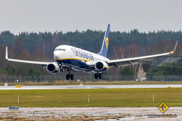 Boeing 737-8AS