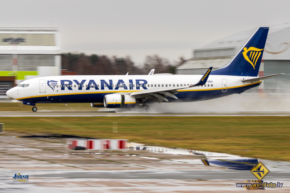 Boeing 737-8AS