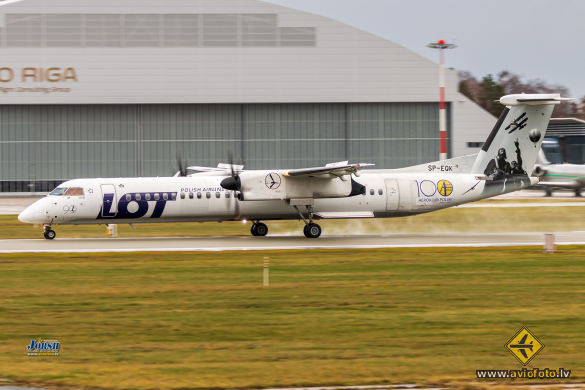 Bombardier DHC-8-402 Q400