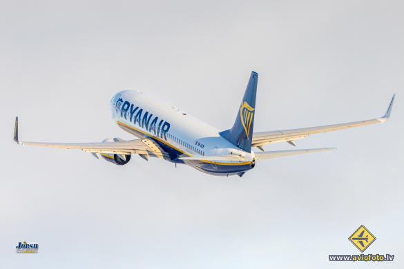 Boeing 737-8AS