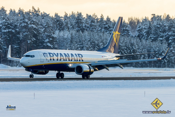 Boeing 737-8AS