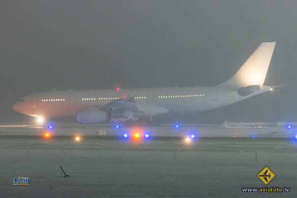 Airbus A330-243