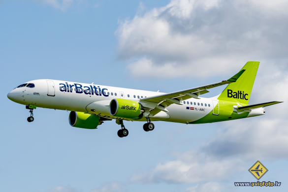 Airbus A220-300