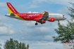 Airbus A320-214