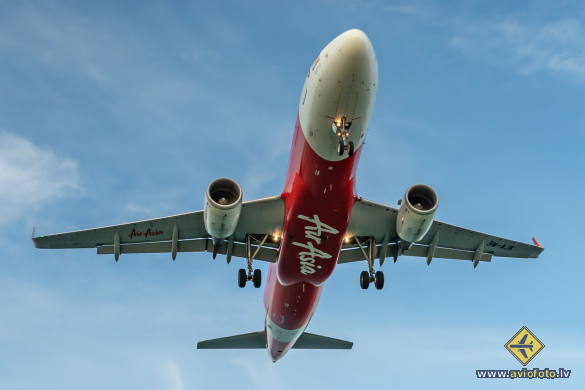 Airbus A320-216