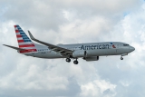 Boeing 737-823
