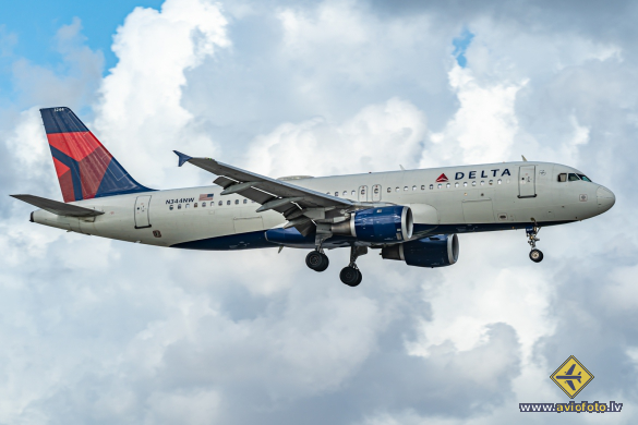 Airbus A320-211