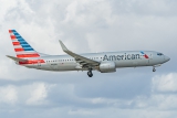 Boeing 737-823