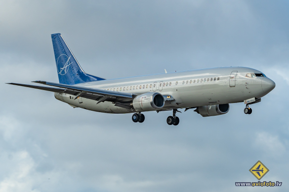 Boeing 737-4B7