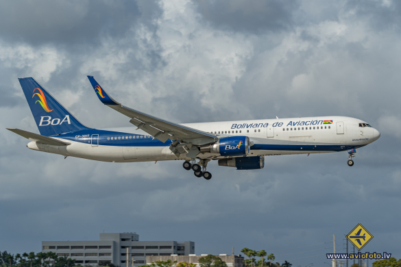 Boeing 767-328/ER