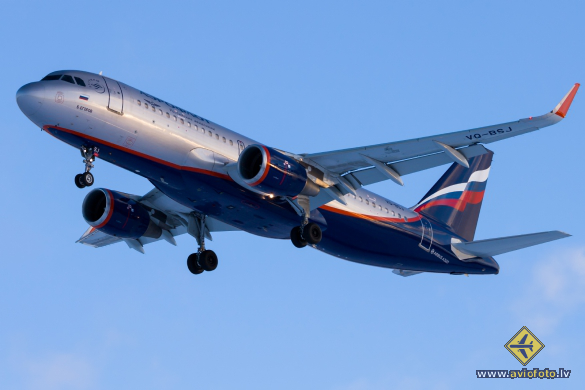 Airbus A320-214