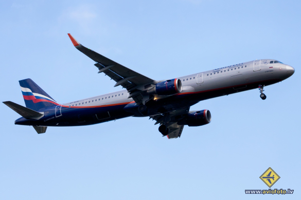 Airbus A321-211