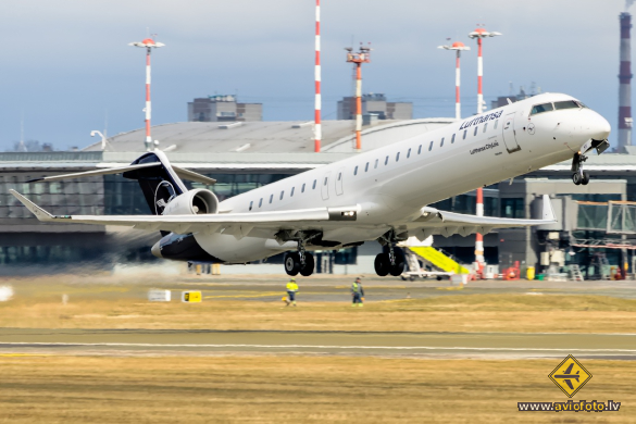 Bombardier CRJ-900 NG (CL-600-2D24)