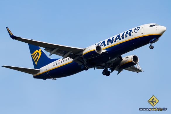 Boeing 737-8AS
