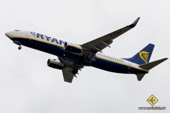 Boeing 737-8AS