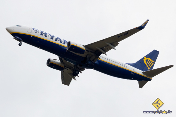 Boeing 737-8AS