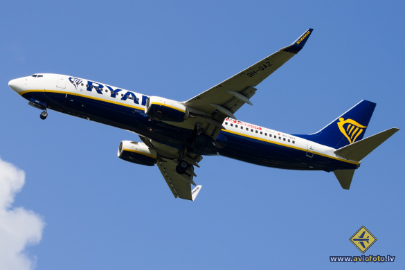 Boeing 737-8AS