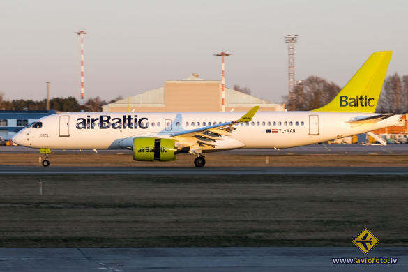 Airbus A220-300