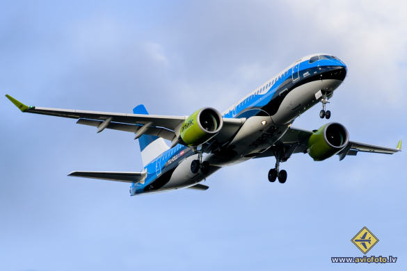 Airbus A220-300