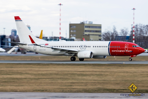 Boeing 737-8JP