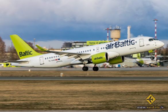 Airbus A220-300