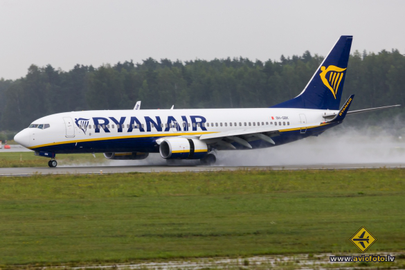 Boeing 737-8AS