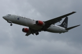 Boeing 737-883