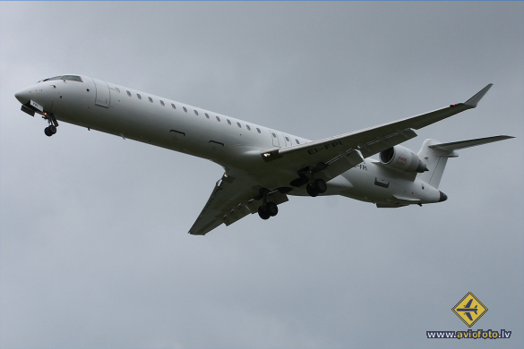 Bombardier CRJ-900LR (CL-600-2D24)