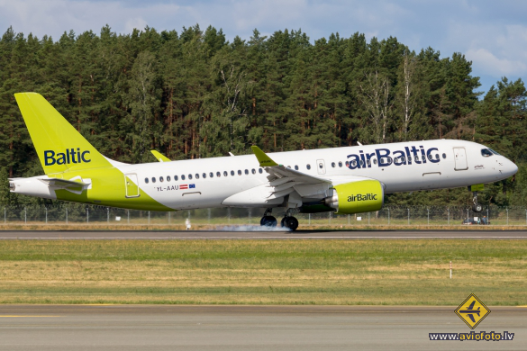 Airbus A220-300