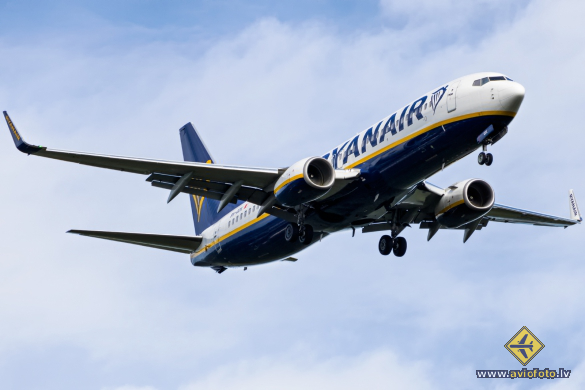 Boeing 737-8AS
