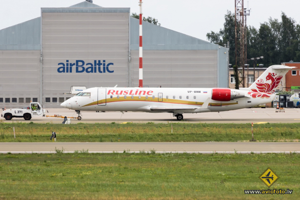 Bombardier CRJ-100ER (CL-600-2B19)