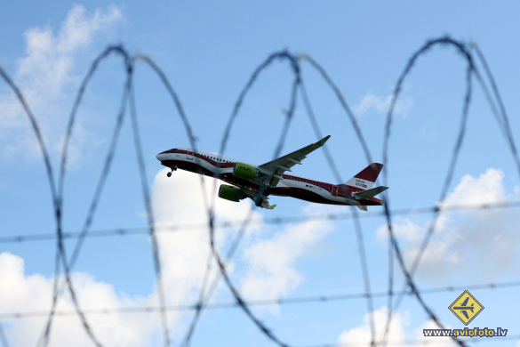 Airbus A220-300