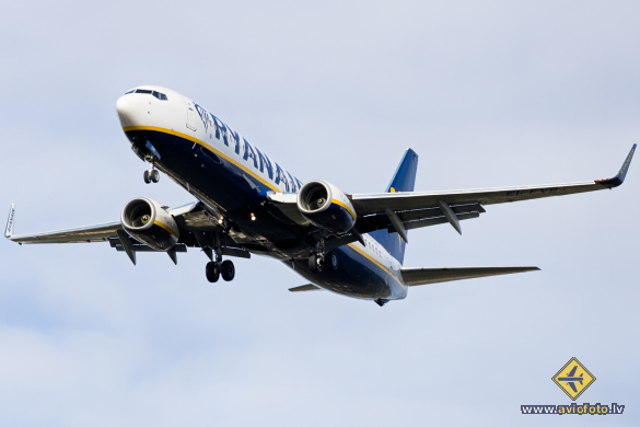 Boeing 737-8AS