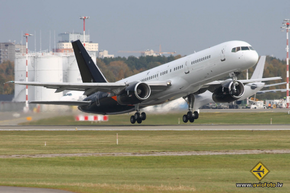Boeing 757-256