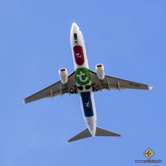 Boeing 737-8K2