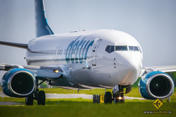 Boeing 737-8S3
