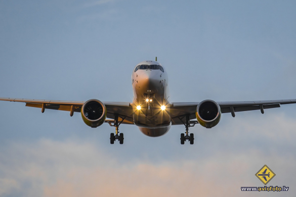 Airbus A220-300