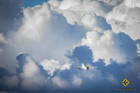 Airbus A220-300