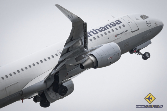 Airbus A320-214