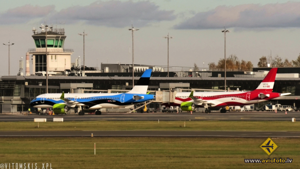 Airbus A220-300