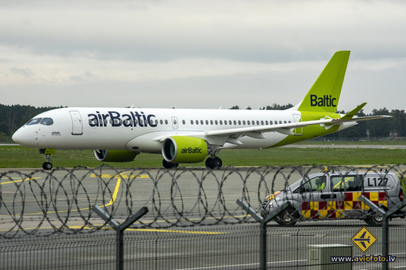 Airbus A220-300
