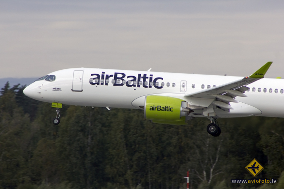 Airbus A220-300