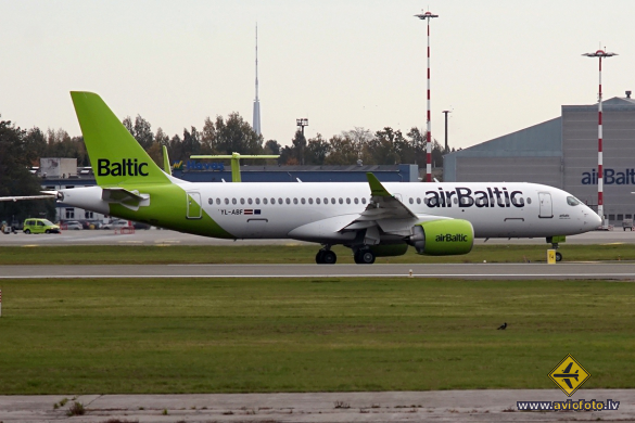 Airbus A220-300