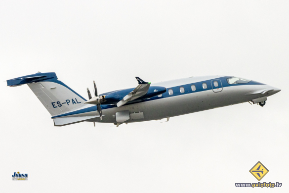 Piaggio P-180 Avanti Evo