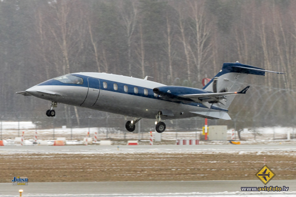 Piaggio P-180 Avanti Evo
