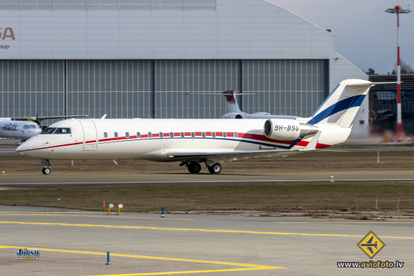 Bombardier Challenger 850 (CRJ-200SE/CL-600-2B19)