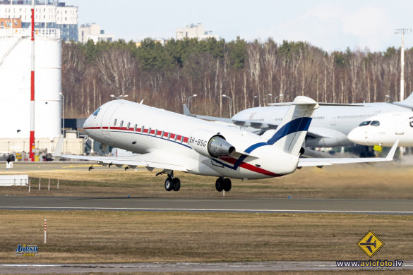 Bombardier Challenger 850 (CRJ-200SE/CL-600-2B19)