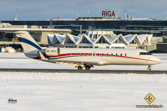 Bombardier Challenger 850 (CRJ-200SE/CL-600-2B19)