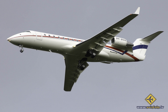 Bombardier Challenger 850 (CRJ-200SE/CL-600-2B19)